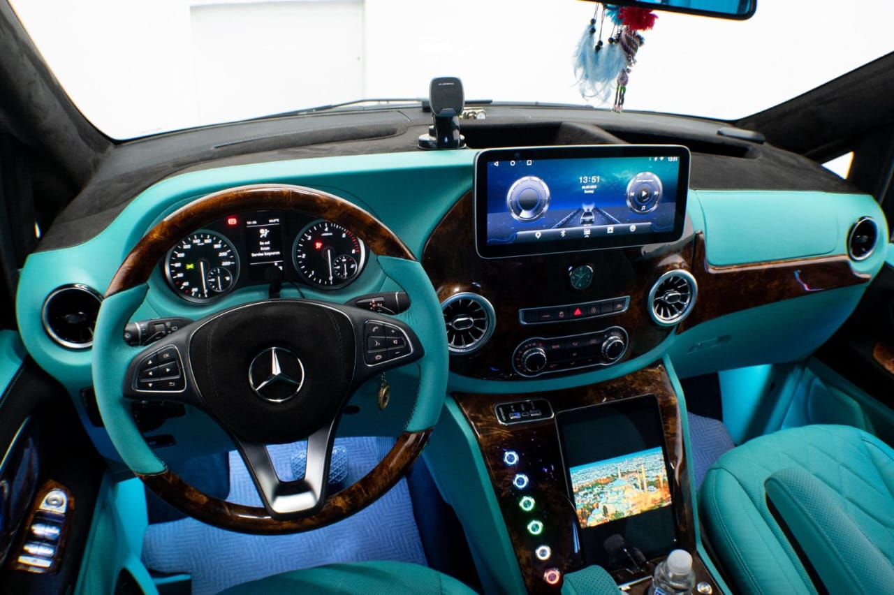 Mercedes Vito 1